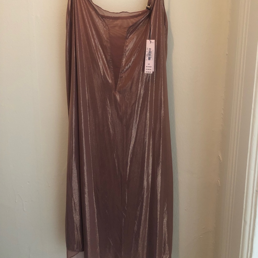 Small, brand new rose-gold sleepwear that can also be used as a dress.